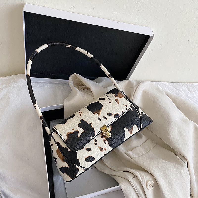 Stylish one-shoulder cow bag