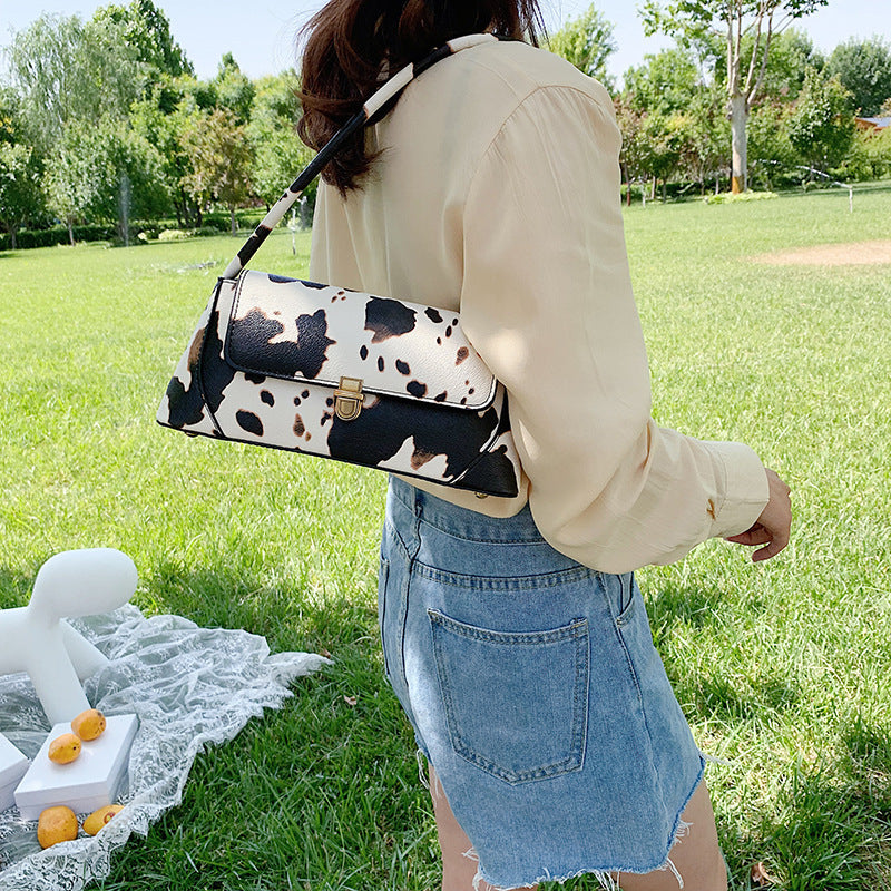 Stylish one-shoulder cow bag