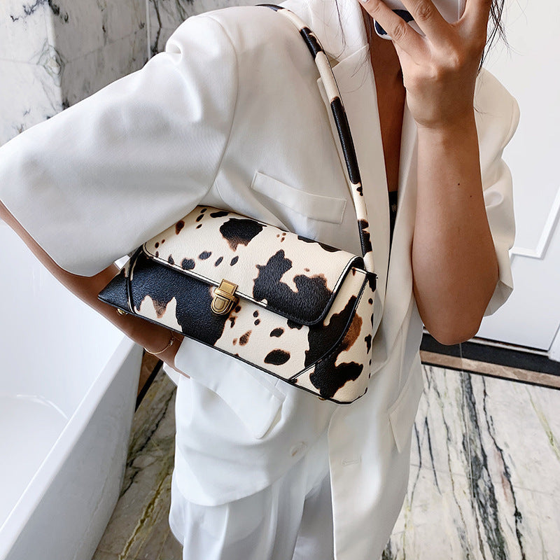 Stylish one-shoulder cow bag